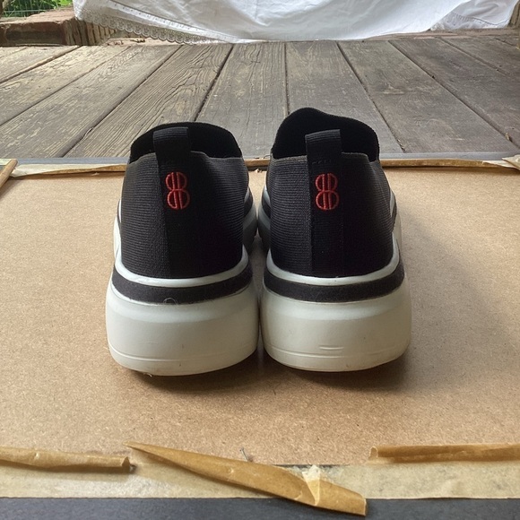 Bill Blass black knit slip on casual shoes, size 9.5 - Picture 5 of 8